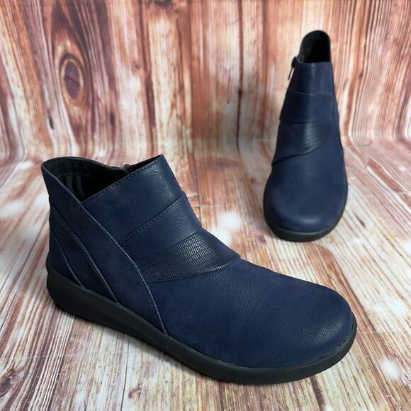 Clarks Shoes - Clarks CloudSteppers SILLIAN 2.0 RISE Size 7.5 Blue Suede Ankle Boots Shoes